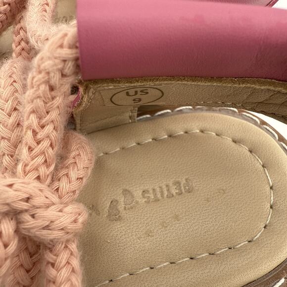 Petits Marcheurs Girls Belinda Pom Pom Pink Leather Flat Sandals Size 9 NWOB - Picture 2 of 7